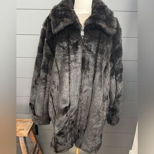 Dennis Basso Warm Faux Fur Black, Zip Front Luxurious Coat Size Large
